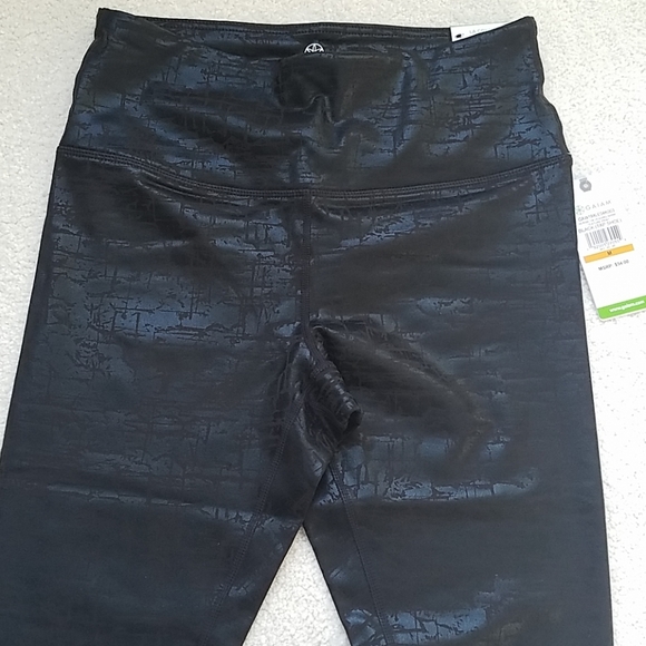 Last pair.  Gaiam high rise shiny leggings - Picture 4 of 8